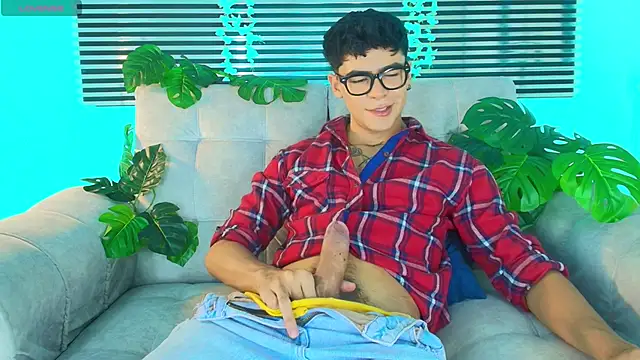 CamiiGuzmanX online show from 05-29-26, 08:40