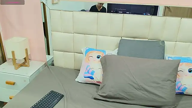 gisell gomez online show from 12-18-25, 12:11