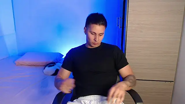 valentinosex1 online show from 02-10-26, 10:58