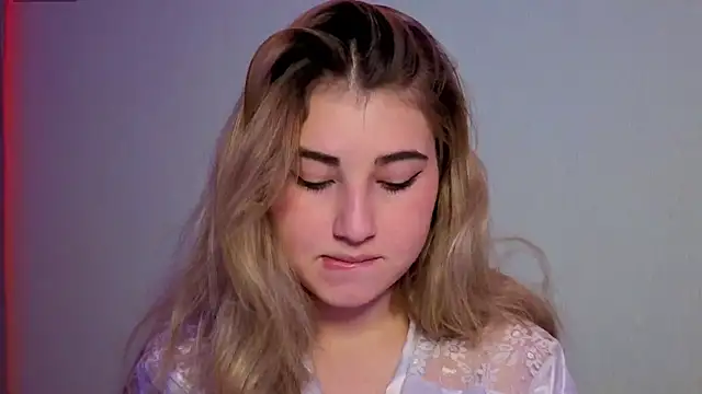 Snapshot of sugarskitty chatting on 11-01-25, 01:18 sugarskitty online show from 11-01-25, 01:18