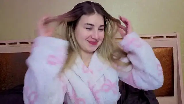 Snapshot of sugarskitty chatting on 02-21-26, 02:40 sugarskitty online show from 02-21-26, 02:40