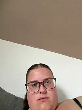 Snapshot of CurvyPaar2 chatting on 07-18-26, 03:16 CurvyPaar2 online show from 07-18-26, 03:16