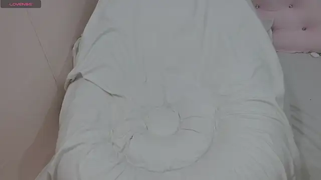 Alina MissAsian online show from 10-28-25, 01:47