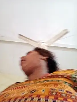 Hot crety online show from 10-30-25, 04:36