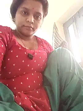 Snapshot of Hot_crety chatting on 06-27-26, 10:31 Hot crety online show from 06-27-26, 10:31
