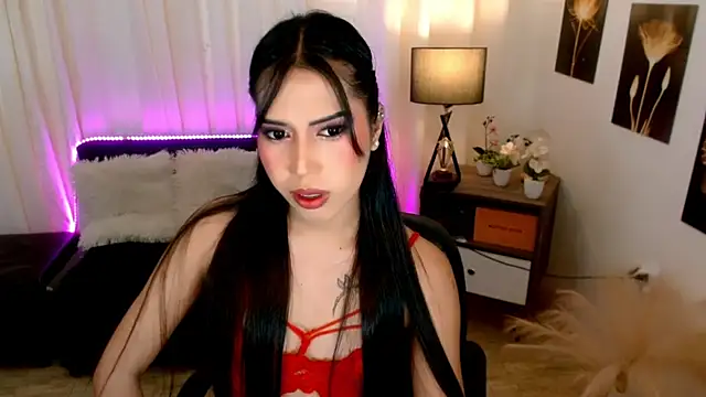 Snapshot of Sassy_Suzuhime chatting on 10-21-25, 01:39 Sassy Suzuhime online show from 10-21-25, 01:39