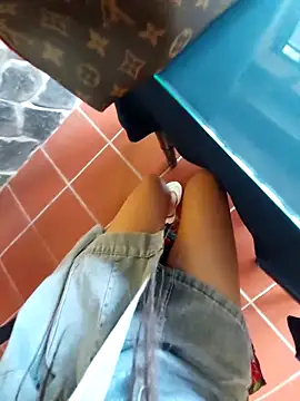 Snapshot of meomeocute chatting on 10-23-25, 05:18 meomeocute online show from 10-23-25, 05:18