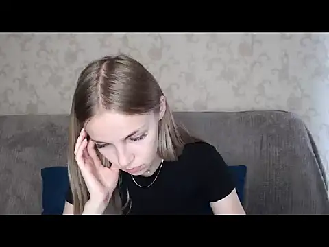 HitGyrl online show from 09-18-25, 08:16