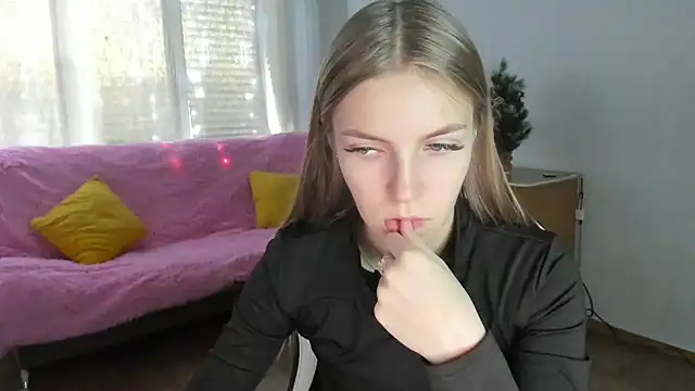 HitGyrl online show from 02-04-26, 02:28