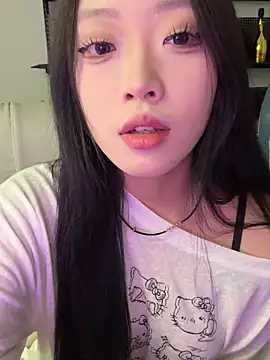 Snapshot of tuzi5201314 chatting on 12-02-25, 05:24 tuzi5201314 online show from 12-02-25, 05:24