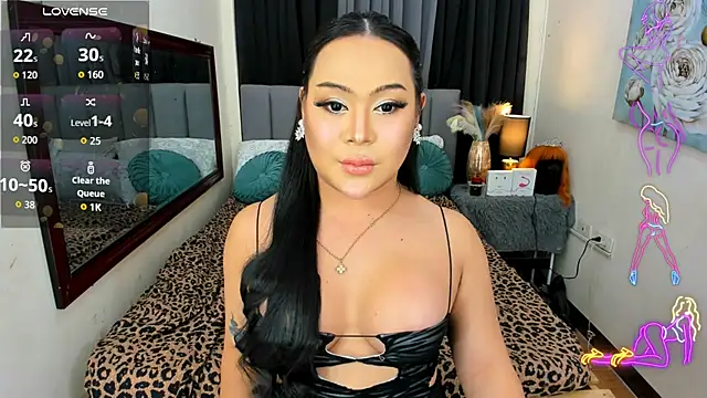 Snapshot of ZiaFamurri chatting on 06-19-26, 10:52 ZiaFamurri online show from 06-19-26, 10:52