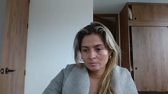 linda-mature43 online show from 11-19-25, 01:44