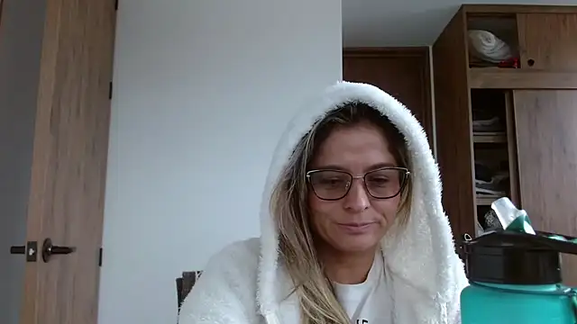 linda-mature43 online show from 11-26-25, 02:29