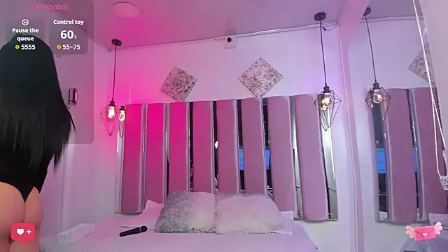 Snapshot of katia_ws chatting on 11-18-25, 12:53 katia ws online show from 11-18-25, 12:53