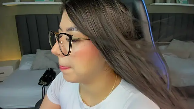 anagil  online show from 04-16-26, 02:18