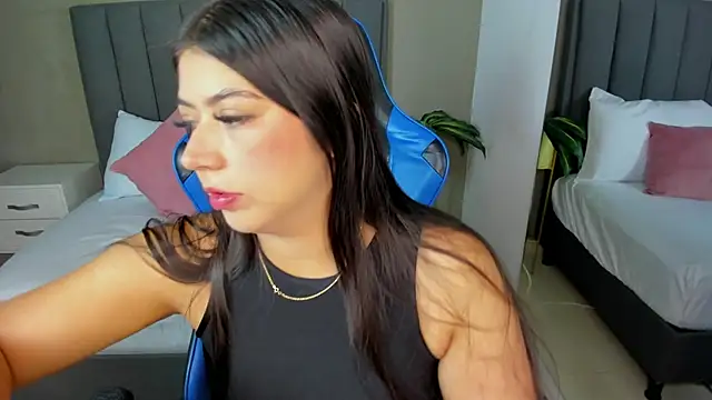 anagil  online show from 05-25-26, 03:29