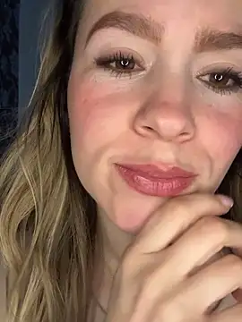 Snapshot of BritgetPsychol chatting on 09-25-25, 02:26 BritgetPsychol online show from 09-25-25, 02:26