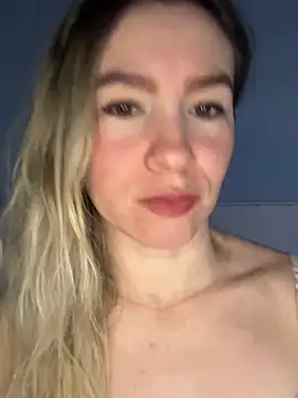 Snapshot of BritgetPsychol chatting on 02-10-26, 03:21 BritgetPsychol online show from 02-10-26, 03:21