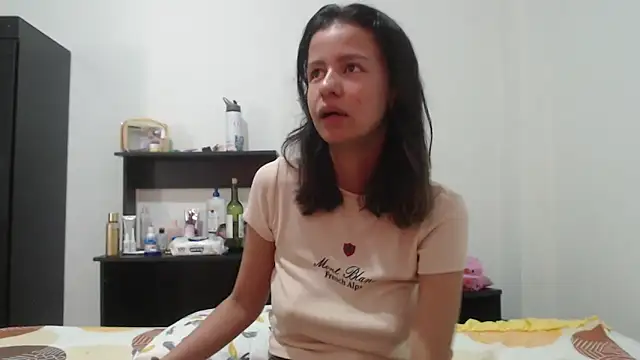 Snapshot of nathaly_jones_ chatting on 05-24-26, 12:32 nathaly jones online show from 05-24-26, 12:32
