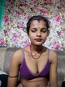 Snapshot of Maya_bhoji chatting on 11-18-25, 02:06 Maya bhoji online show from 11-18-25, 02:06
