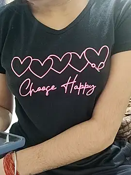 Snapshot of NAIRA5677 chatting on 02-15-26, 07:32 NAIRA5677 online show from 02-15-26, 07:32