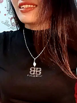 Snapshot of Hinna_x chatting on 01-17-26, 01:16 Hinna x online show from 01-17-26, 01:16