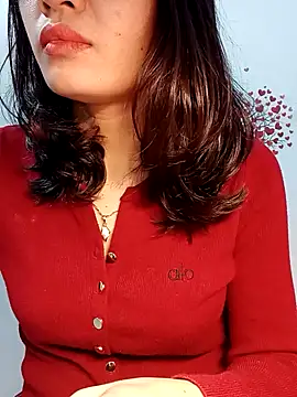 Snapshot of Hinna_x chatting on 02-17-26, 09:32 Hinna x online show from 02-17-26, 09:32