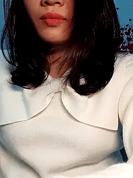 Snapshot of Hinna_x chatting on 02-18-26, 03:19 Hinna x online show from 02-18-26, 03:19