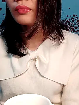 Snapshot of Hinna_x chatting on 02-20-26, 10:32 Hinna x online show from 02-20-26, 10:32