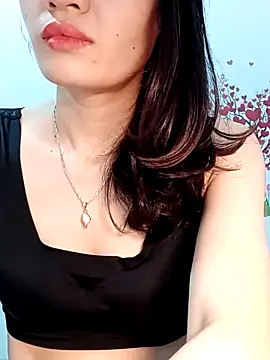Snapshot of Hinna_x chatting on 04-18-26, 10:21 Hinna x online show from 04-18-26, 10:21