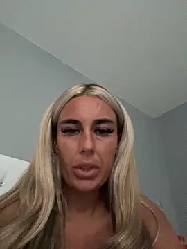 Snapshot of EllieMaeBaby chatting on 09-18-25, 05:37 EllieMaeBaby online show from 09-18-25, 05:37