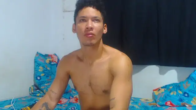 Snapshot of RuiMaddoox chatting on 09-10-25, 11:32 RuiMaddoox online show from 09-10-25, 11:32