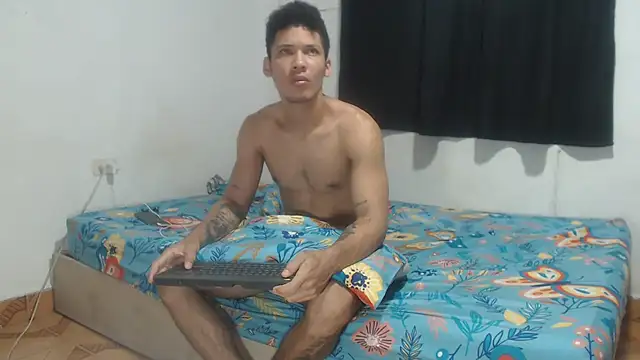 Snapshot of RuiMaddoox chatting on 09-11-25, 11:54 RuiMaddoox online show from 09-11-25, 11:54