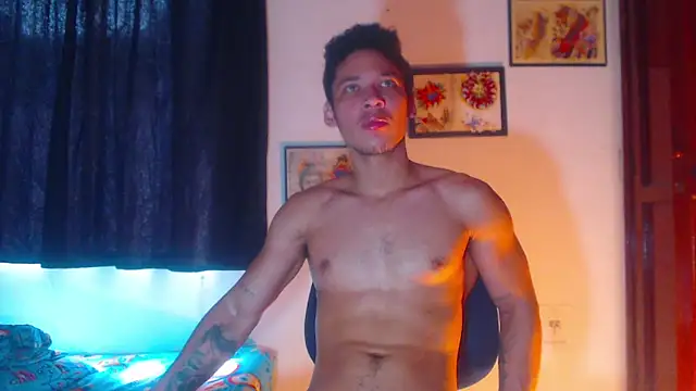 Snapshot of RuiMaddoox chatting on 09-20-25, 02:18 RuiMaddoox online show from 09-20-25, 02:18