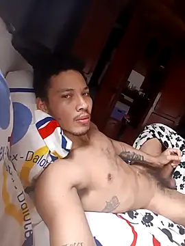 Snapshot of RuiMaddoox chatting on 10-03-25, 01:52 RuiMaddoox online show from 10-03-25, 01:52