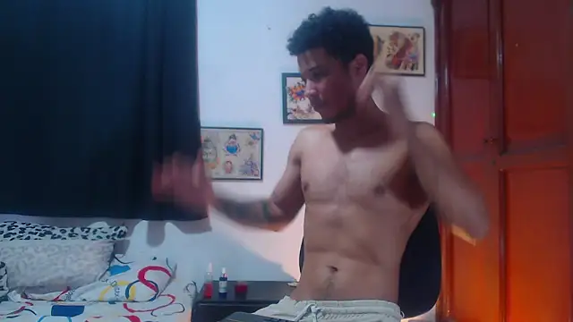 Snapshot of RuiMaddoox chatting on 10-04-25, 12:58 RuiMaddoox online show from 10-04-25, 12:58