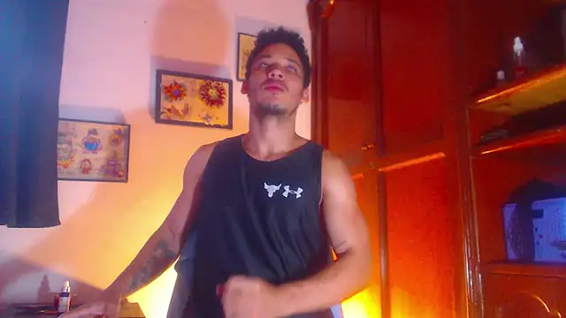 Snapshot of RuiMaddoox chatting on 10-09-25, 11:41 RuiMaddoox online show from 10-09-25, 11:41