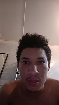 Snapshot of RuiMaddoox chatting on 11-06-25, 05:58 RuiMaddoox online show from 11-06-25, 05:58