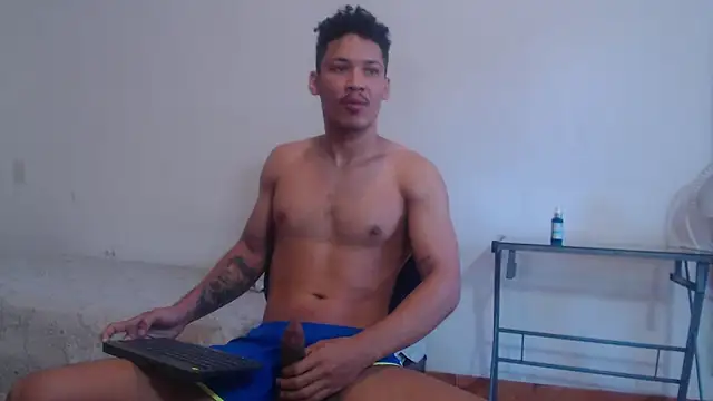 Snapshot of RuiMaddoox chatting on 12-20-25, 12:56 RuiMaddoox online show from 12-20-25, 12:56