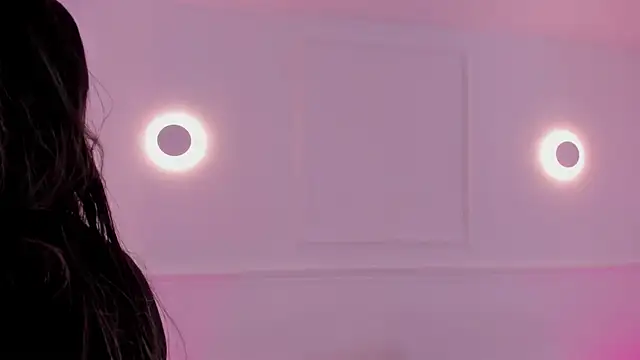 aleksandramiller  online show from 06-04-26, 01:06