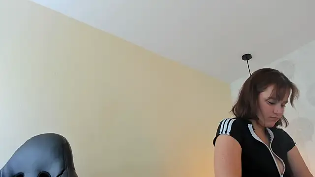 GIANAMILLER6 online show from 06-27-26, 12:10