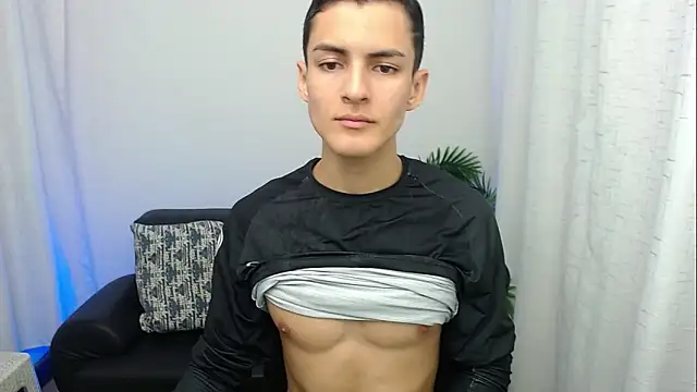 Matiius18 online show from 12-05-25, 01:42