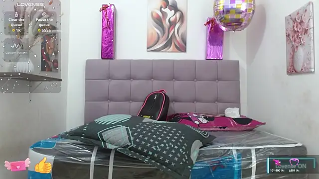 Snapshot of Lola_wish1 chatting on 09-10-25, 04:45 Lola wish1 online show from 09-10-25, 04:45