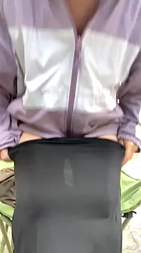 Snapshot of zhizhinaigai chatting on 11-23-25, 04:01 zhizhinaigai online show from 11-23-25, 04:01