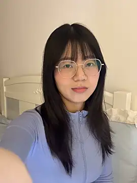 Ella-A9 online show from 10-31-25, 03:46