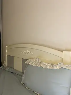 Ella-A9 online show from 11-01-25, 03:25