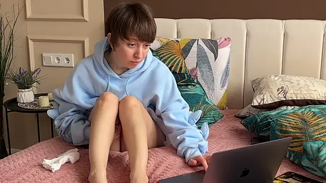 daniellia  online show from 03-28-26, 02:16