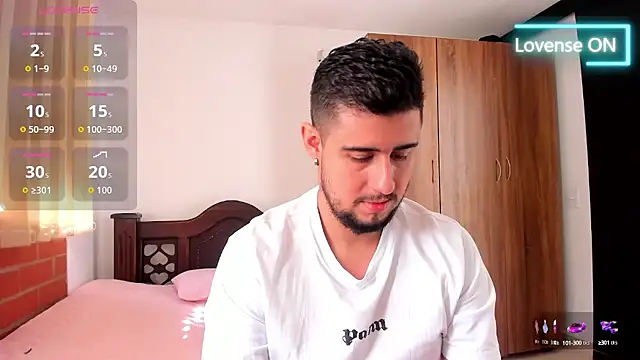 Snapshot of ryan_evanss chatting on 10-15-25, 01:22 ryan evanss online show from 10-15-25, 01:22