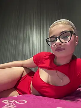 Larra69 online show from 07-17-26, 06:24