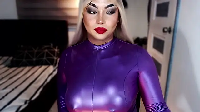 xTrixieMae online show from 01-12-26, 12:21